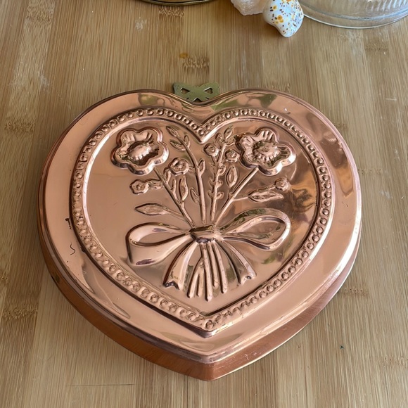 🌸 Vintage Himark Copper Flower Mold – Timeless Kitchen Décor - Picture 1 of 2